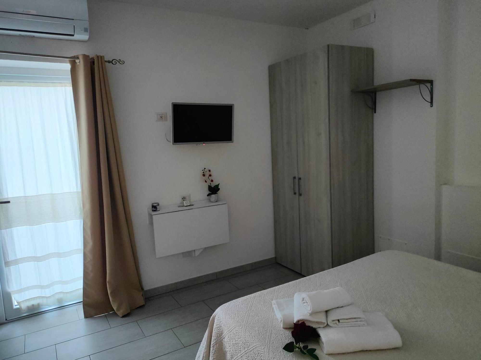 Al Mare Da Francesca Hotel Olbia Exterior photo